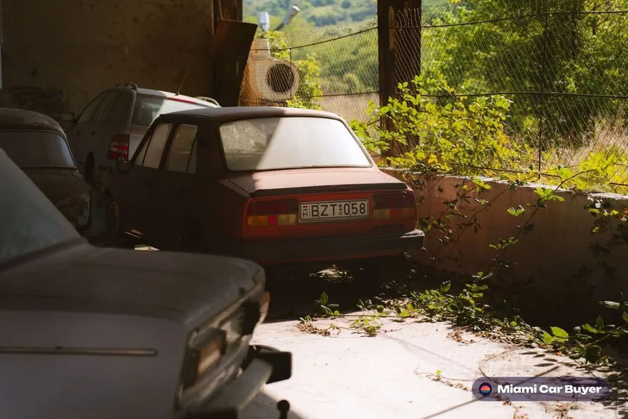 Long-sitting second car taking up a Kendall garage